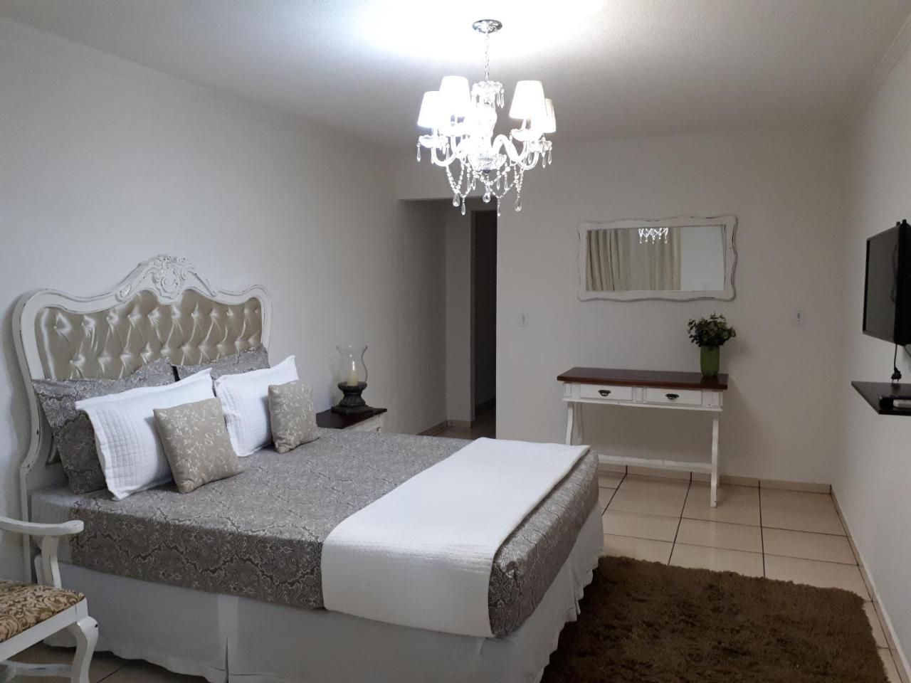 Pousada Cris Garden Bed&Breakfast Foz do Iguaçu Exterior foto
